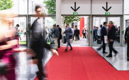 Say Goodbye to Tagging Chaos: How to Share Club Photos Using Face Recognition