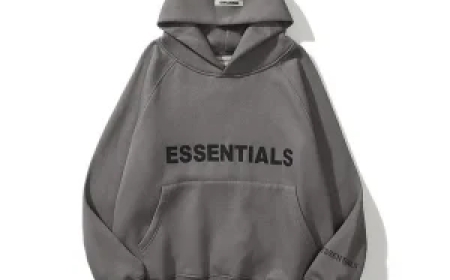 Essentials Hoodie for Men: The Perfect Blend of Cozy Fit and Timeless Streetwear
