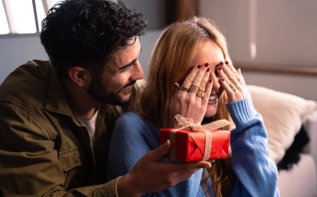 Top 10 Thoughtful Wedding Return Gift Hampers Online India with Same Day Delivery Options