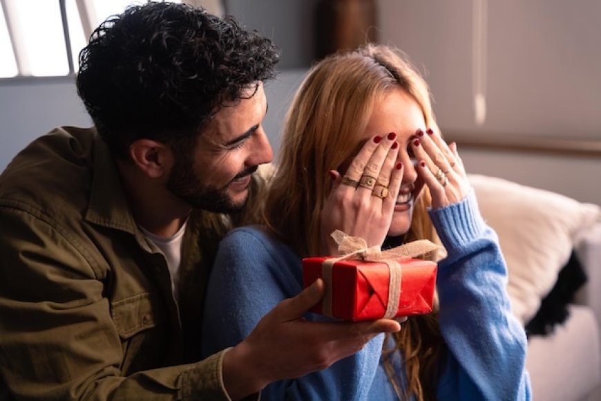 Top 10 Thoughtful Wedding Return Gift Hampers Online India with Same Day Delivery Options