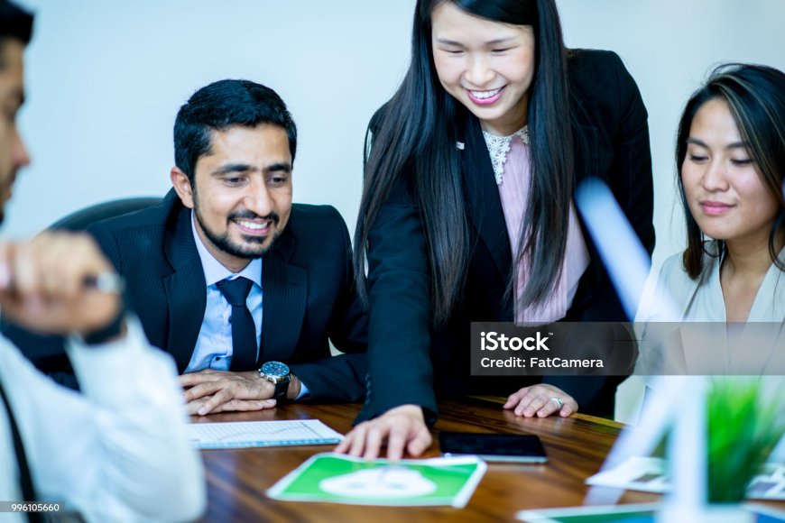 How do I start a career in digital marketing?