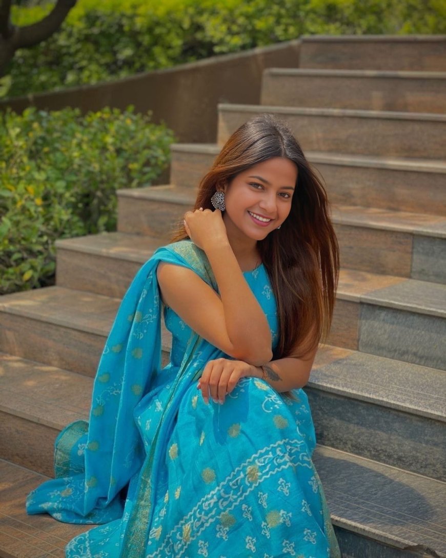 Entice with the gorgeous Escort Service in Delhi 7078344826
